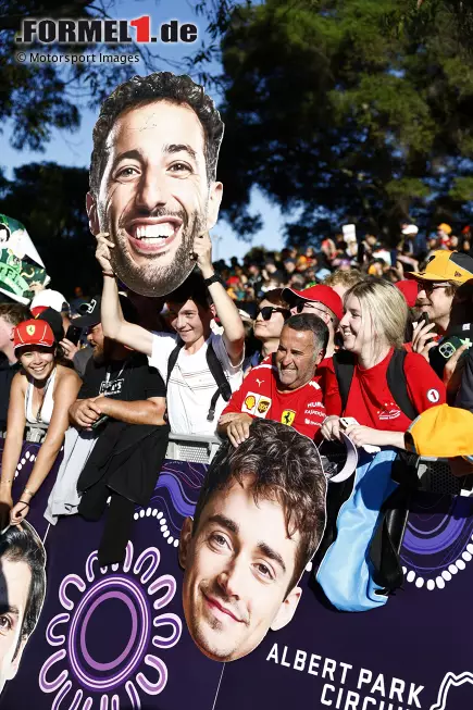 Foto zur News: Fans von Daniel Ricciardo (Racing Bulls) und Charles Leclerc (Ferrari)