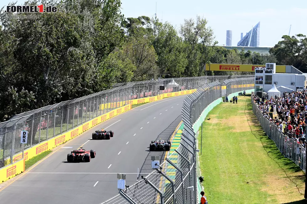 Foto zur News: Sergio Perez (Red Bull), Kevin Magnussen (Haas) und Charles Leclerc (Ferrari)