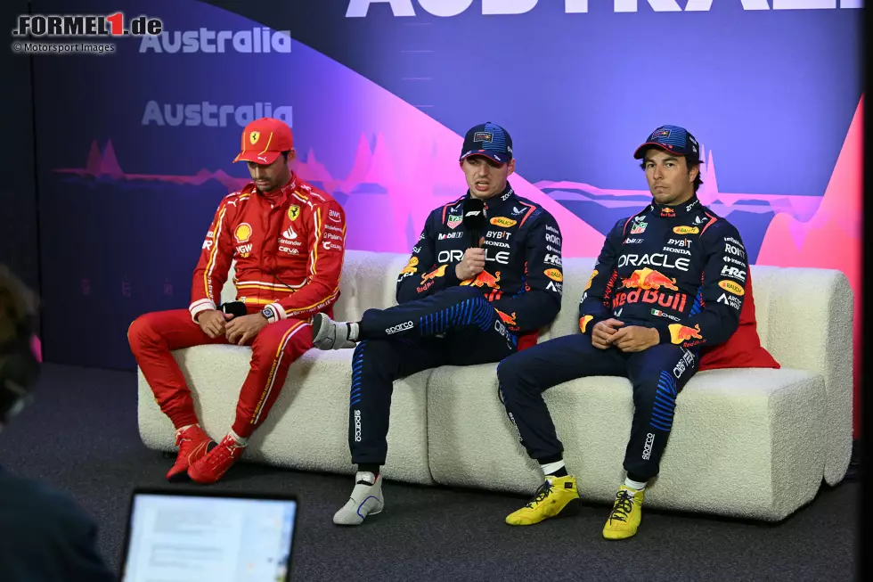 Foto zur News: Carlos Sainz (Ferrari), Max Verstappen (Red Bull) und Sergio Perez (Red Bull)