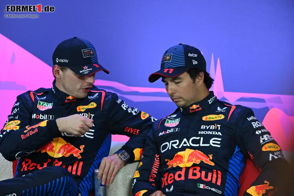 Foto zur News: Max Verstappen (Red Bull) und Sergio Perez (Red Bull)