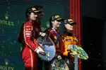 Foto zur News: Charles Leclerc (Ferrari), Carlos Sainz (Ferrari) und Lando Norris (McLaren)