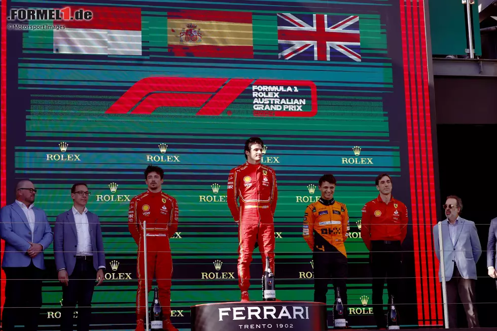 Foto zur News: Charles Leclerc (Ferrari), Carlos Sainz (Ferrari) und Lando Norris (McLaren)