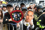 Foto zur News: Fans von Lewis Hamilton (Mercedes)