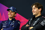 Foto zur News: Alexander Albon (Williams) und George Russell (Mercedes)