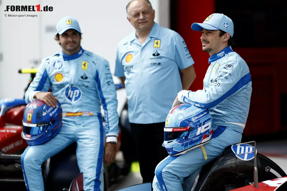 Foto zur News: Carlos Sainz (Ferrari) und Charles Leclerc (Ferrari)