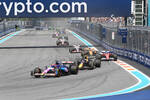 Foto zur News: Daniel Ricciardo (Racing Bulls), Sergio Perez (Red Bull) und Carlos Sainz (Ferrari)