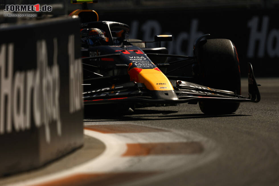 Foto zur News: Sergio Perez (Red Bull)