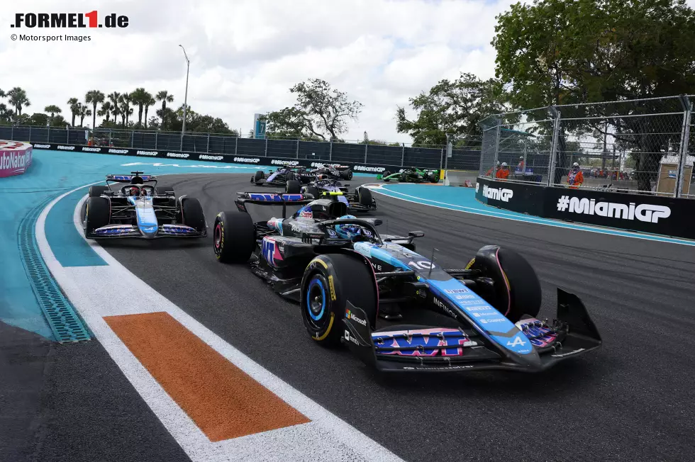 Foto zur News: Alexander Albon (Williams), Pierre Gasly (Alpine) und Esteban Ocon (Alpine)