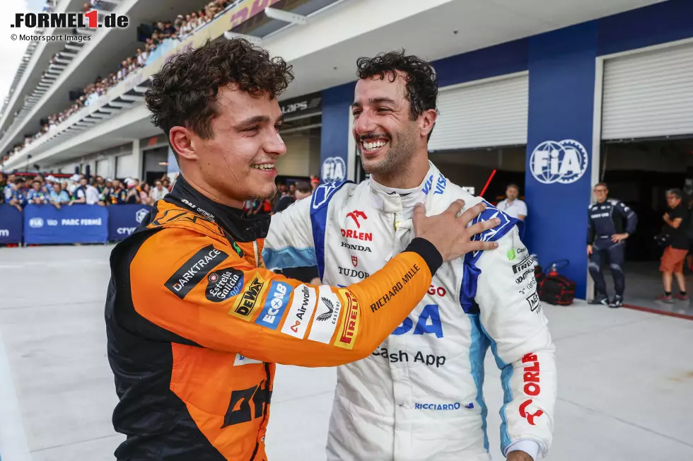 Foto zur News: Lando Norris (McLaren) und Daniel Ricciardo (Racing Bulls)