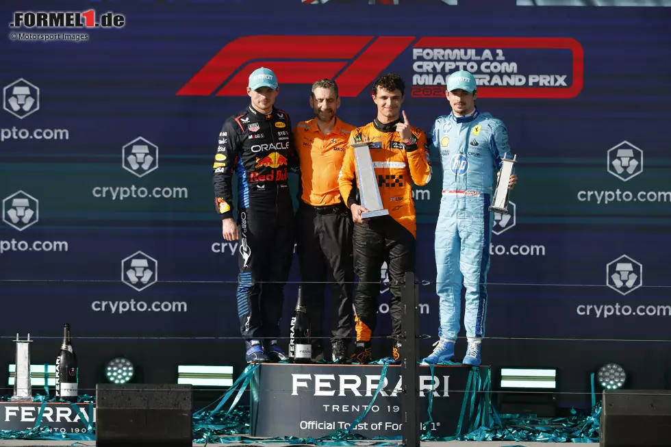 Foto zur News: Max Verstappen (Red Bull), Lando Norris (McLaren) und Charles Leclerc (Ferrari)