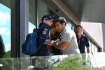 Foto zur News: Max Verstappen (Red Bull) und Karun Chandhok