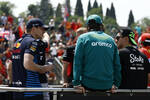 Foto zur News: Guanyu Zhou (Sauber), Max Verstappen (Red Bull) und Fernando Alonso (Aston Martin)