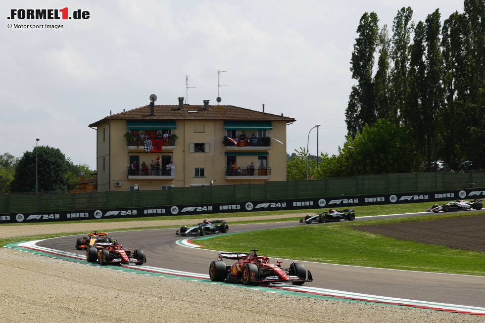 Foto zur News: Charles Leclerc (Ferrari) und Carlos Sainz (Ferrari)