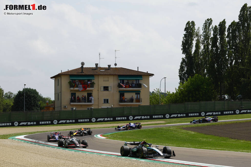 Foto zur News: Lewis Hamilton (Mercedes), Nico Hülkenberg (Haas) und Yuki Tsunoda (Racing Bulls)