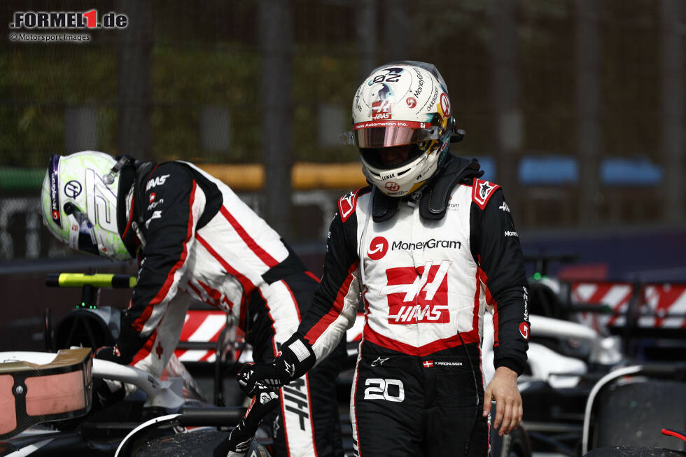 Foto zur News: Nico Hülkenberg (Haas) und Kevin Magnussen (Haas)