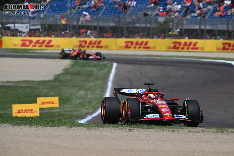 Foto zur News: Charles Leclerc (Ferrari) und Carlos Sainz (Ferrari)