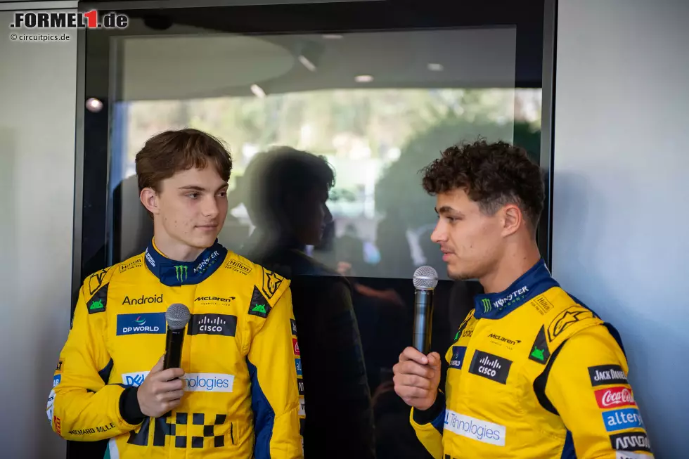 Foto zur News: Oscar Piastri (McLaren) und Lando Norris (McLaren)