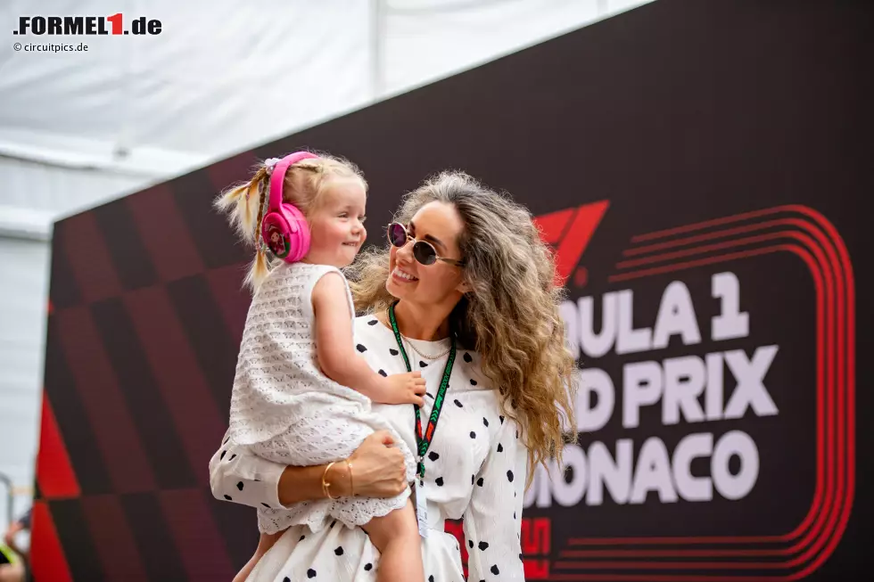 Foto zur News: Tochter und Ehefrau von Nico Hülkenberg