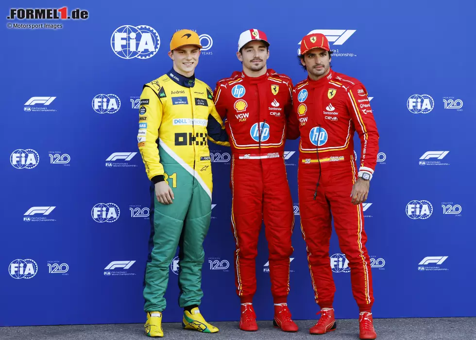 Foto zur News: Oscar Piastri (McLaren), Charles Leclerc (Ferrari) und Carlos Sainz (Ferrari)