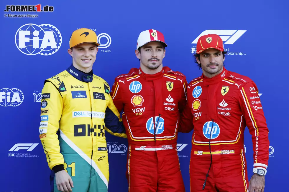 Foto zur News: Oscar Piastri (McLaren), Charles Leclerc (Ferrari) und Carlos Sainz (Ferrari)