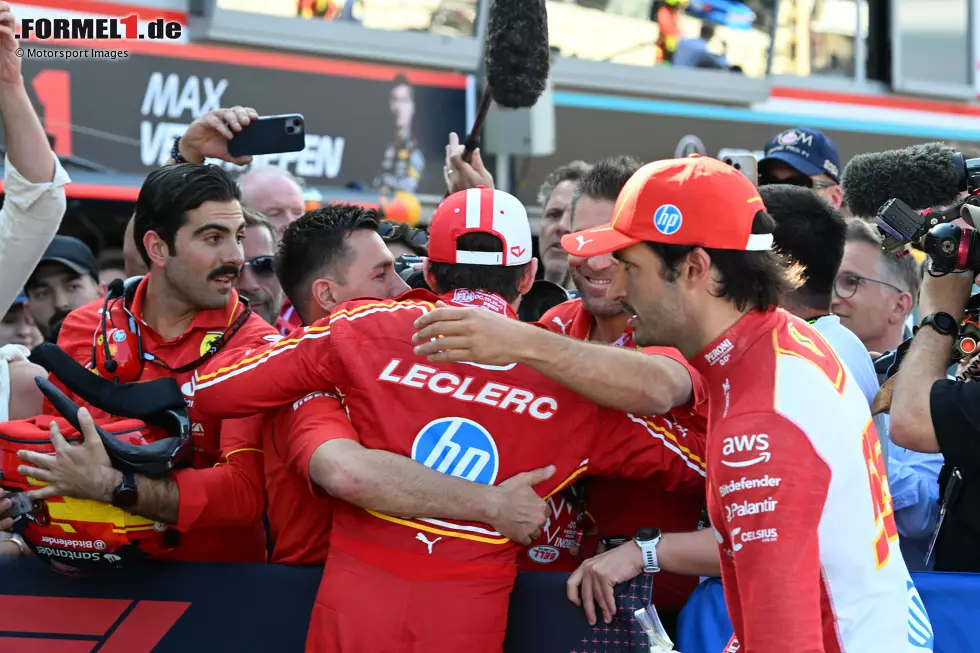 Foto zur News: Carlos Sainz (Ferrari) und Charles Leclerc (Ferrari)