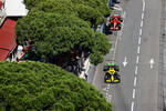 Foto zur News: Oscar Piastri (McLaren) und Carlos Sainz (Ferrari)