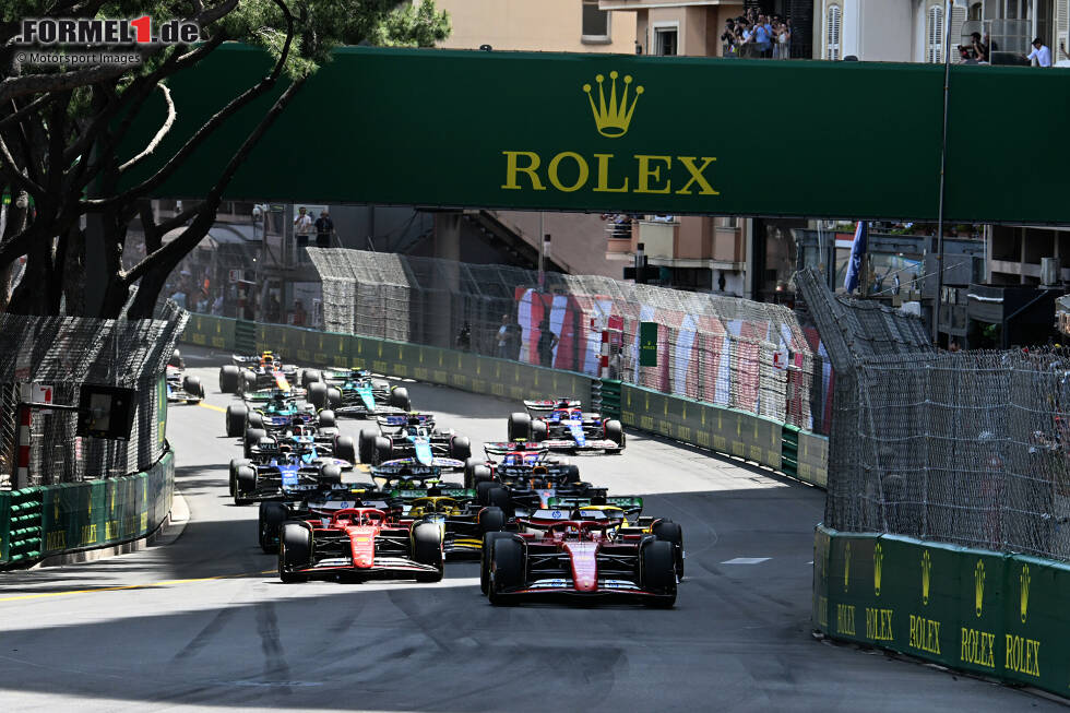 Foto zur News: Charles Leclerc (Ferrari), Oscar Piastri (McLaren), Carlos Sainz (Ferrari) und Lando Norris (McLaren)