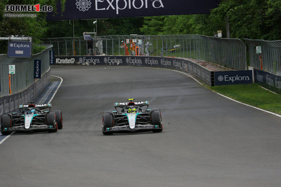 Foto zur News: Lewis Hamilton (Mercedes) und George Russell (Mercedes)