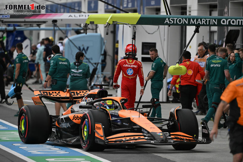 Foto zur News: Charles Leclerc (Ferrari) und Oscar Piastri (McLaren)