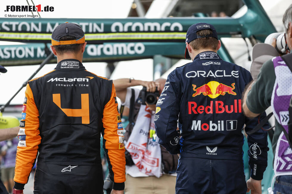 Foto zur News: Max Verstappen (Red Bull) und Lando Norris (McLaren)