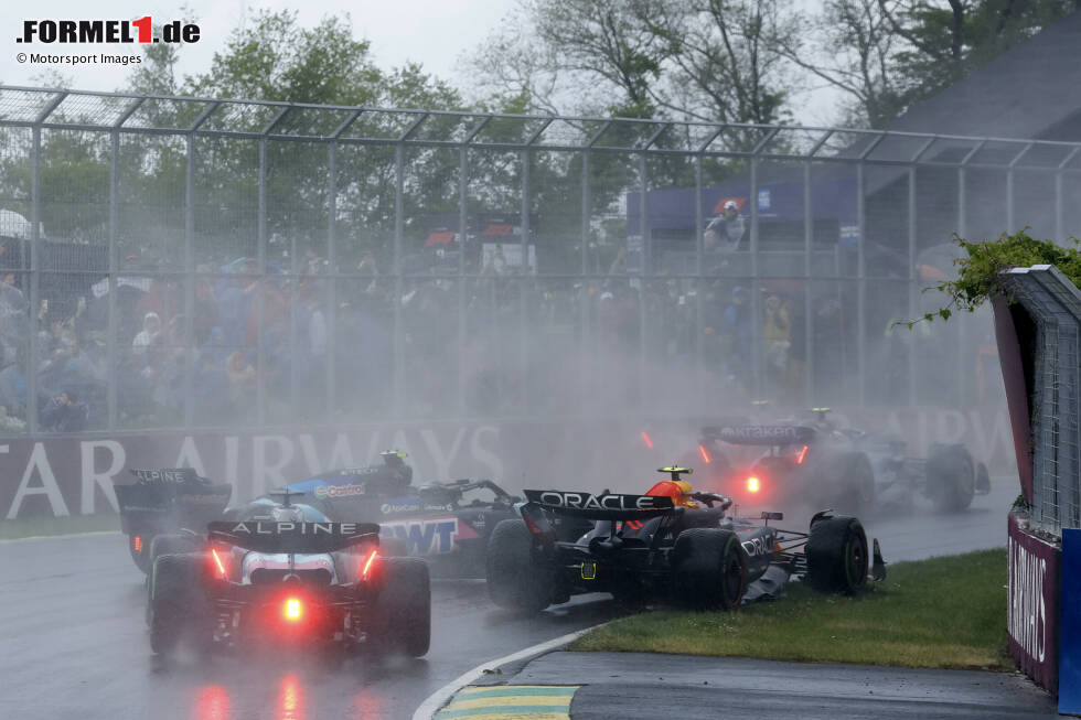 Foto zur News: Pierre Gasly (Alpine), Sergio Perez (Red Bull) und Esteban Ocon (Alpine)