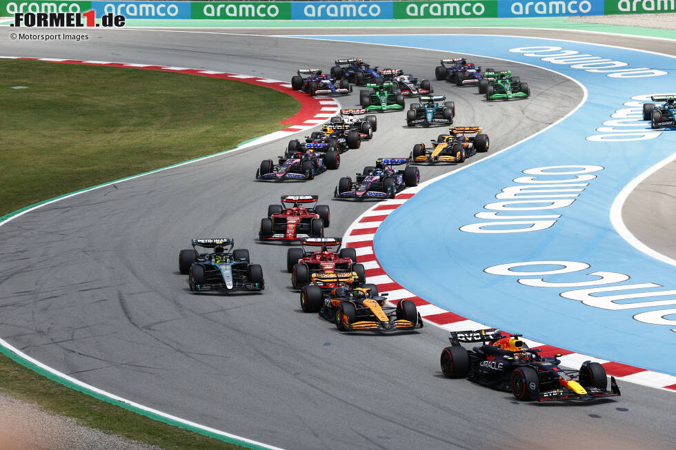 Foto zur News: Max Verstappen (Red Bull), Lando Norris (McLaren), Lewis Hamilton (Mercedes) und Charles Leclerc (Ferrari)