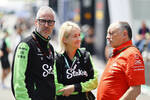 Foto zur News: Alessandro Alunni Bravi (Sauber) mit Frederic Vasseur (Ferrari)