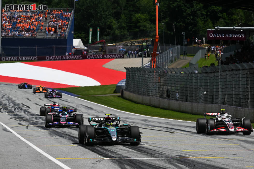 Foto zur News: Lewis Hamilton (Mercedes), Nico Hülkenberg (Haas) und Pierre Gasly (Alpine)