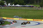 Foto zur News: Max Verstappen (Red Bull), Lando Norris (McLaren) und Oscar Piastri (McLaren)