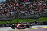 Foto zur News: Carlos Sainz (Ferrari) und George Russell (Mercedes)