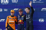 Foto zur News: Max Verstappen (Red Bull), Lando Norris (McLaren) und George Russell (Mercedes)