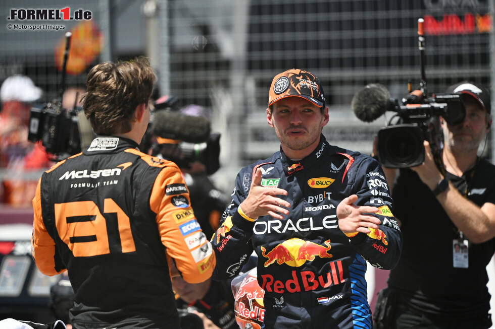 Foto zur News: Oscar Piastri (McLaren) und Max Verstappen (Red Bull)