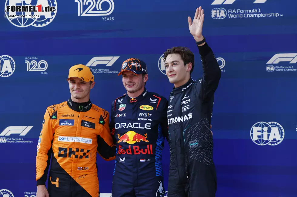 Foto zur News: Max Verstappen (Red Bull), Lando Norris (McLaren) und George Russell (Mercedes)