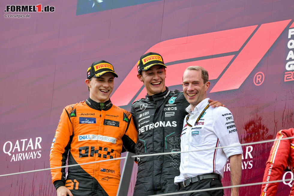 Foto zur News: George Russell (Mercedes) und Oscar Piastri (McLaren)