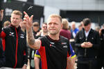 Foto zur News: Kevin Magnussen (Haas) und Nico Hülkenberg (Haas)