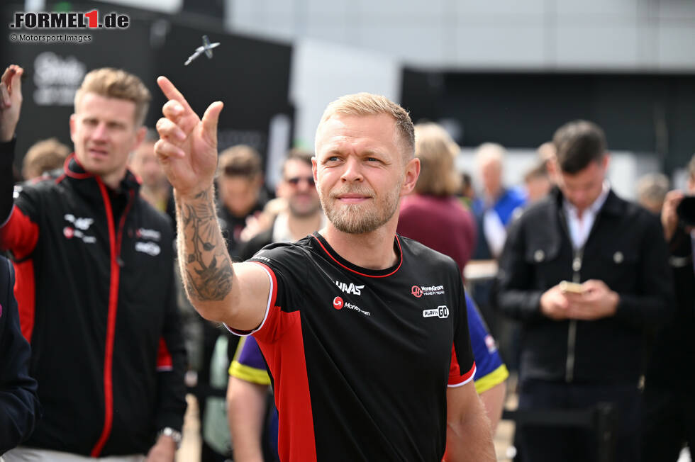 Foto zur News: Kevin Magnussen (Haas) und Nico Hülkenberg (Haas)