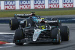 Foto zur News: Lewis Hamilton (Mercedes) und George Russell (Mercedes)