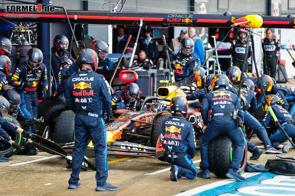 Foto zur News: Sergio Perez (Red Bull)