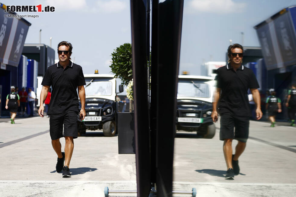 Foto zur News: Fernando Alonso (Aston Martin)