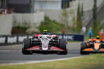 Foto zur News: Nico Hülkenberg (Haas) und Lando Norris (McLaren)