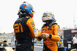 Foto zur News: Oscar Piastri (McLaren) und Lando Norris (McLaren)