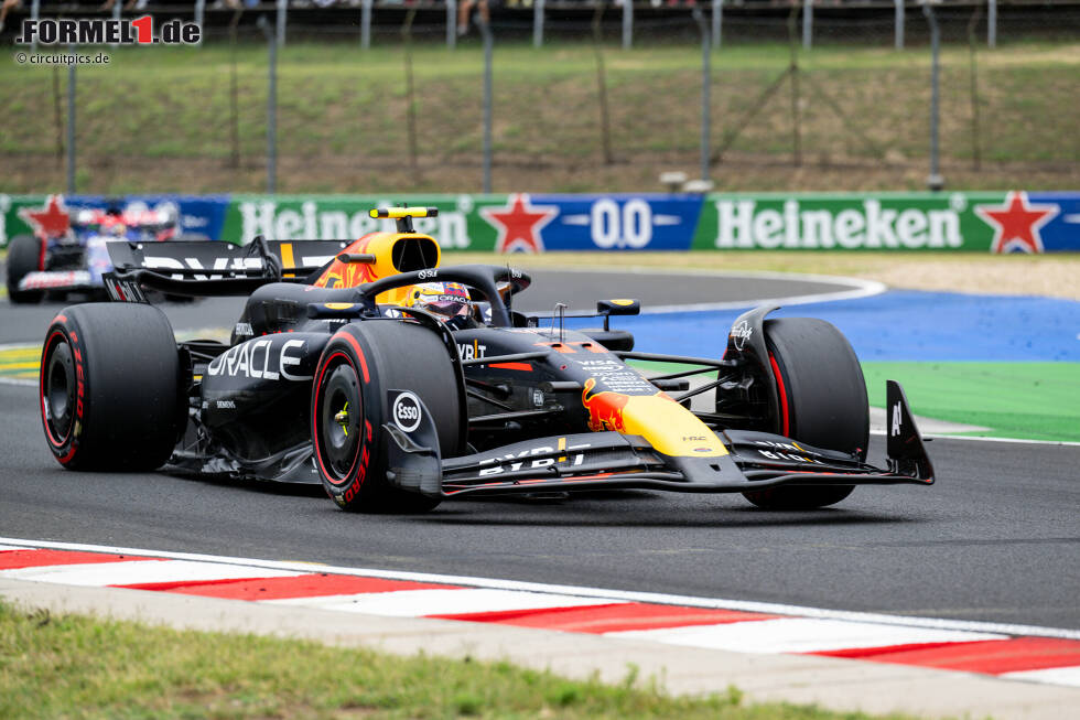 Foto zur News: Sergio Perez (Red Bull)