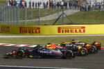 Foto zur News: Max Verstappen (Red Bull), Lando Norris (McLaren) und Oscar Piastri (McLaren)