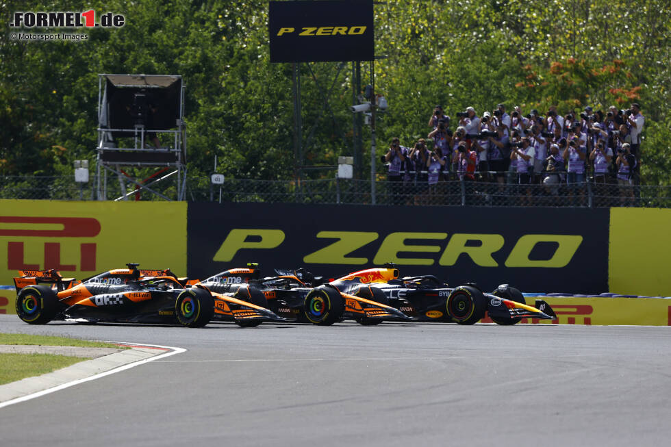 Foto zur News: Oscar Piastri (McLaren), Lando Norris (McLaren) und Max Verstappen (Red Bull)